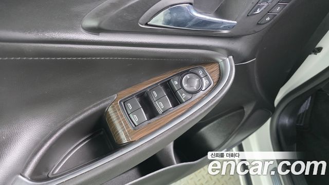 Chevrolet Malibu 2.0 Turbo LTZ Premium 2017 — фото 17