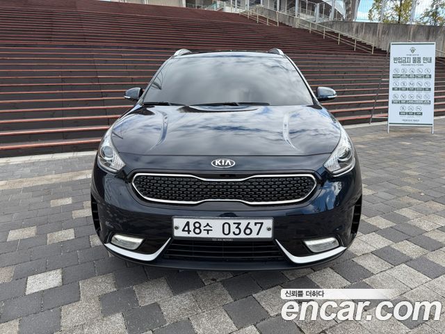 Kia Niro Prestige 2017 — фото 2