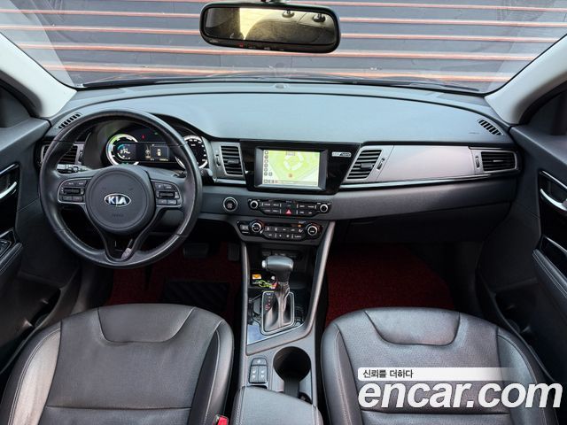 Kia Niro Prestige 2017 — фото 10