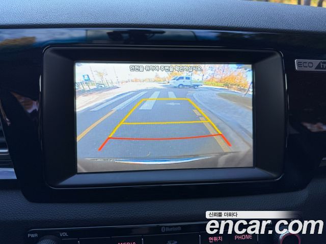 Kia Niro Prestige 2017 — фото 20