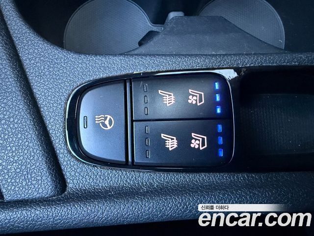 Kia Niro Prestige 2017 — фото 22