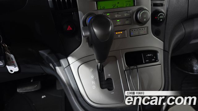 Hyundai Grand Starex 11-Seater Wagon CVX Premium 2014 — фото 9