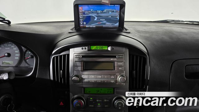 Hyundai Grand Starex 11-Seater Wagon CVX Premium 2014 — фото 13