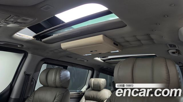Hyundai Grand Starex 11-Seater Wagon CVX Premium 2014 — фото 18