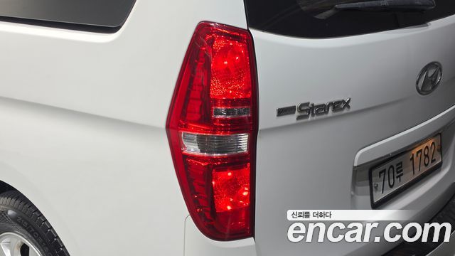 Hyundai Grand Starex 11-Seater Wagon CVX Premium 2014 — фото 23