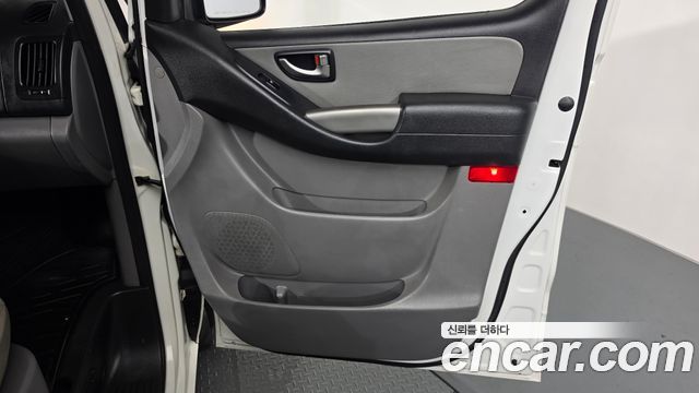 Hyundai Grand Starex 11-Seater Wagon CVX Premium 2014 — фото 25