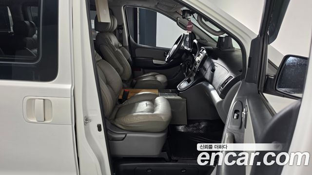 Hyundai Grand Starex 11-Seater Wagon CVX Premium 2014 — фото 26