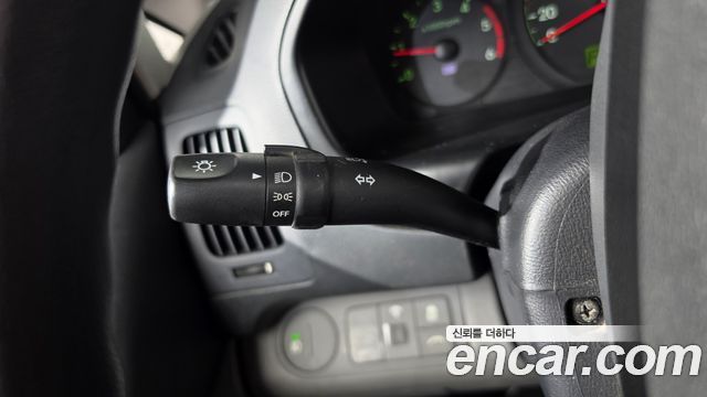 Hyundai Grand Starex 11-Seater Wagon CVX Premium 2014 — фото 28
