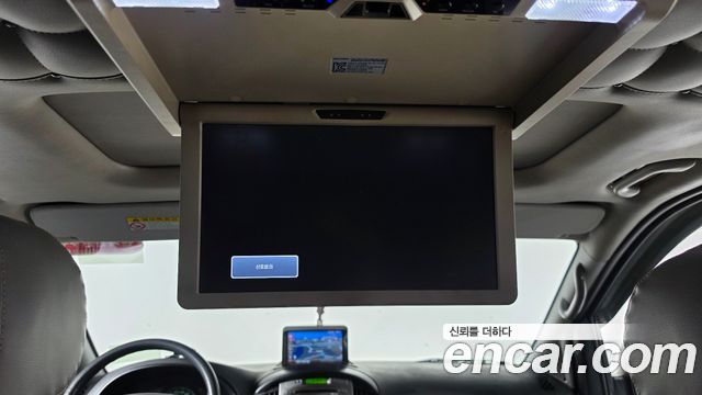 Hyundai Grand Starex 11-Seater Wagon CVX Premium 2014 — фото 31