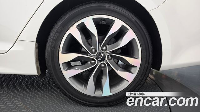 Kia K5 Luxury Special 2015 — фото 21