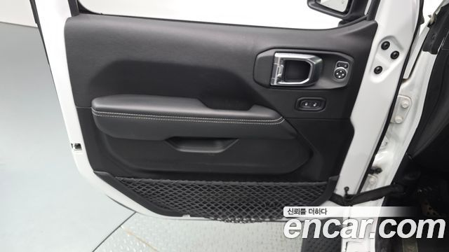 Jeep Wrangler (JL) 2.0 Overland 4Door 2023 — фото 24