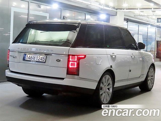 Land Rover Range Rover (IV) 5.0 SC Vogue SE 2017 — фото 4