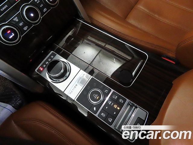 Land Rover Range Rover (IV) 5.0 SC Vogue SE 2017 — фото 15