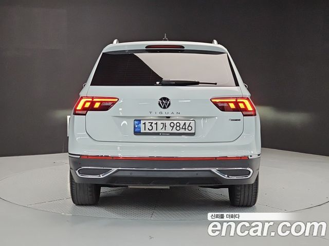 Volkswagen Tiguan (II) 2.0 TDI 4-Motion Premium 2022 — фото 3