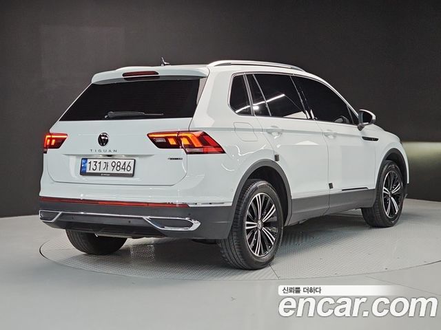 Volkswagen Tiguan (II) 2.0 TDI 4-Motion Premium 2022 — фото 4