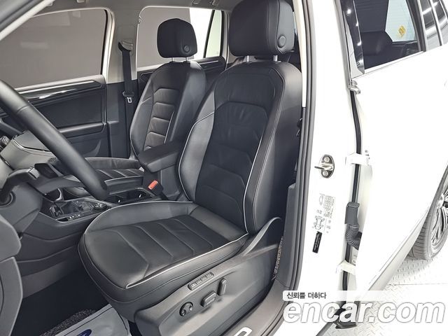 Volkswagen Tiguan (II) 2.0 TDI 4-Motion Premium 2022 — фото 10