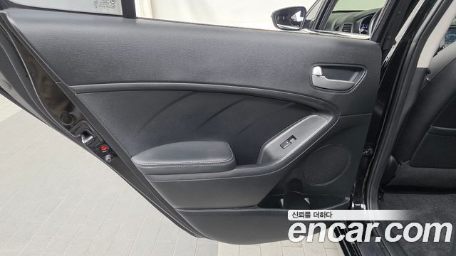 Kia K3 Luxury 2015 — фото 25
