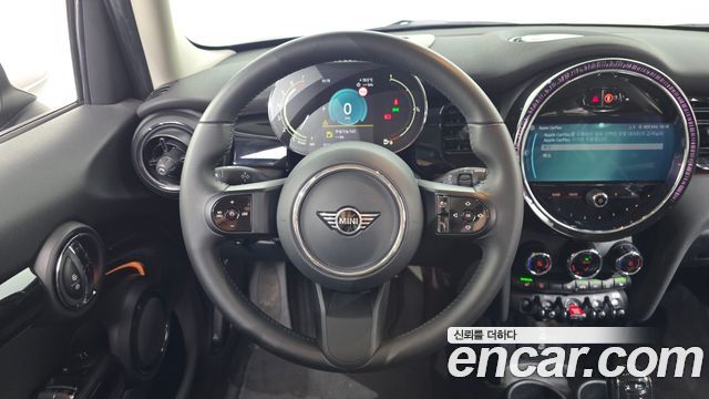 MINI Cooper 5Door Classic Launch Pack Third Generation 2023 — фото 15