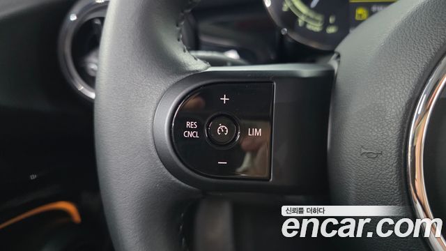 MINI Cooper 5Door Classic Launch Pack Third Generation 2023 — фото 18