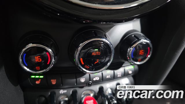 MINI Cooper 5Door Classic Launch Pack Third Generation 2023 — фото 29