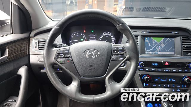 Hyundai Sonata (LF) 2.0 Smart 2015 — фото 13
