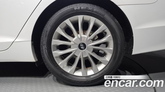 Hyundai Sonata (LF) 2.0 Smart 2015 — фото 21