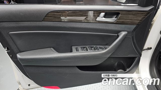 Hyundai Sonata (LF) 2.0 Smart 2015 — фото 24