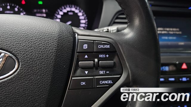 Hyundai Sonata (LF) 2.0 Smart 2015 — фото 27