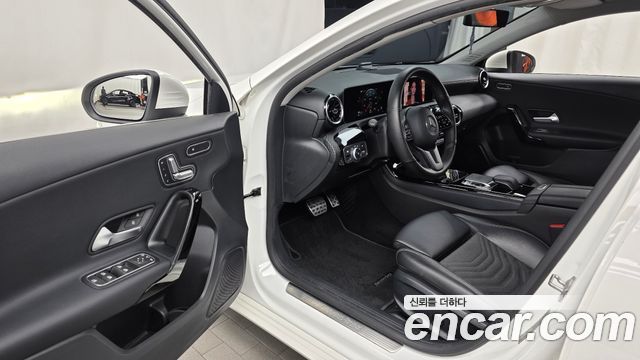 Mercedes-Benz A-Class (W177) A220 Hatchback 2019 — фото 10