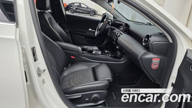 Mercedes-Benz A-Class (W177) A220 Hatchback 2019 — фото 11