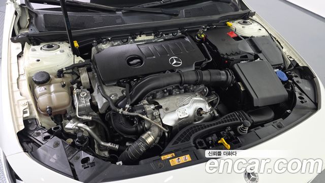 Mercedes-Benz A-Class (W177) A220 Hatchback 2022 — фото 6