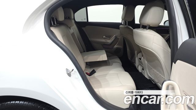 Mercedes-Benz A-Class (W177) A220 Hatchback 2022 — фото 12