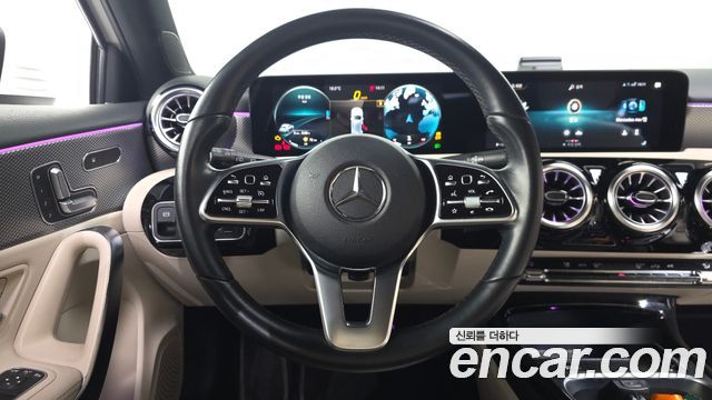 Mercedes-Benz A-Class (W177) A220 Hatchback 2022 — фото 13