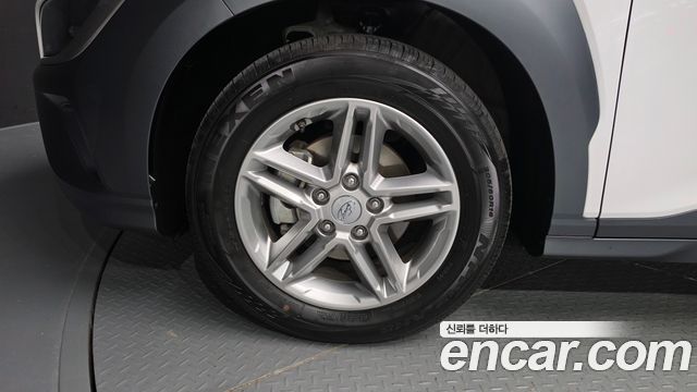 Hyundai Kona Gasoline 2.0 2WD Modern 2021 — фото 5