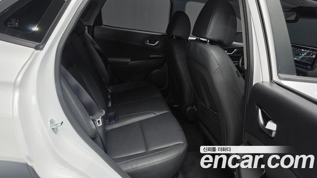 Hyundai Kona Gasoline 2.0 2WD Modern 2021 — фото 11