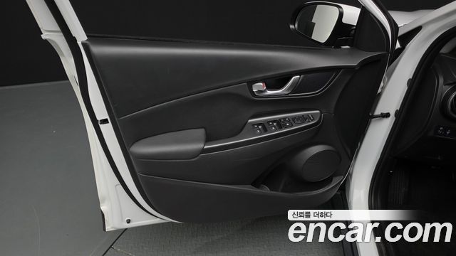 Hyundai Kona Gasoline 2.0 2WD Modern 2021 — фото 24