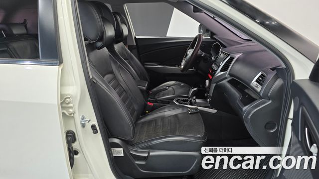 KG Mobility (SsangYong) Tivoli LX 2WD HI-DLX 2015 — фото 11