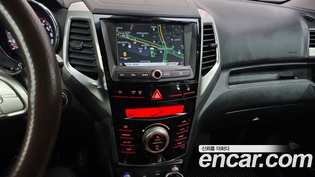 KG Mobility (SsangYong) Tivoli LX 2WD HI-DLX 2015 — фото 14