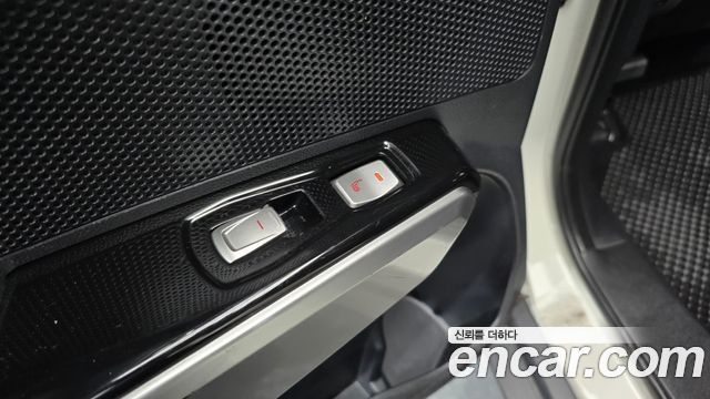 KG Mobility (SsangYong) Tivoli LX 2WD HI-DLX 2015 — фото 19
