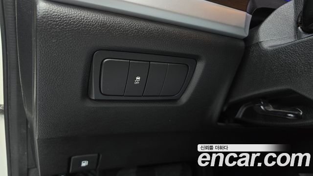 KG Mobility (SsangYong) Korando C 2.0 CVT 2WD Deluxe 2015 — фото 16