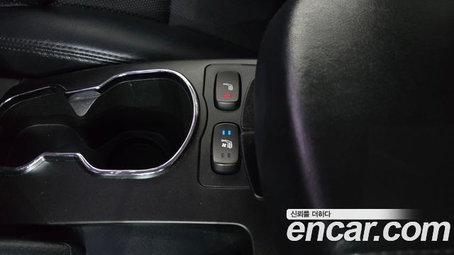KG Mobility (SsangYong) Korando C 2.0 CVT 2WD Deluxe 2015 — фото 18