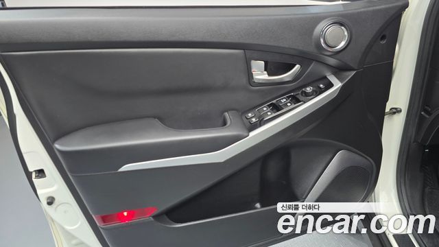 KG Mobility (SsangYong) Korando C 2.0 CVT 2WD Deluxe 2015 — фото 24