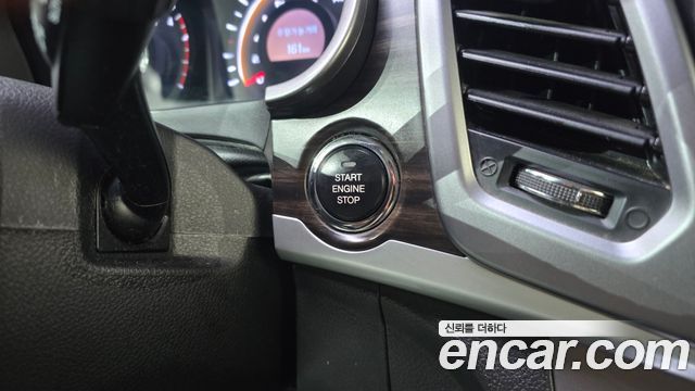 KG Mobility (SsangYong) Korando C 2.0 CVT 2WD Deluxe 2015 — фото 27