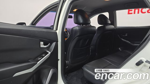 KG Mobility (SsangYong) Korando C 2.0 CVT 2WD Deluxe 2015 — фото 28