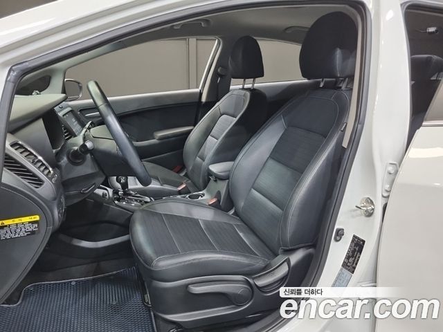Kia K3 Trendy Style 2018 — фото 16