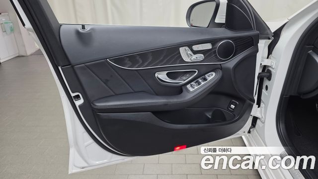 Mercedes-Benz C-Class (W205) C220 d 4MATIC AMG Line 2019 — фото 24