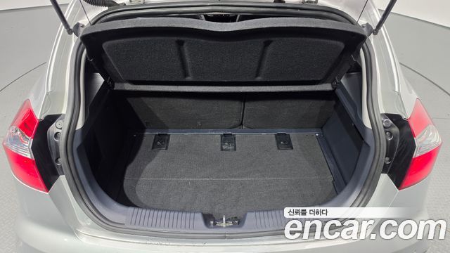 Kia Pride 5DR 1.4 MPI Trendy 2016 — фото 20