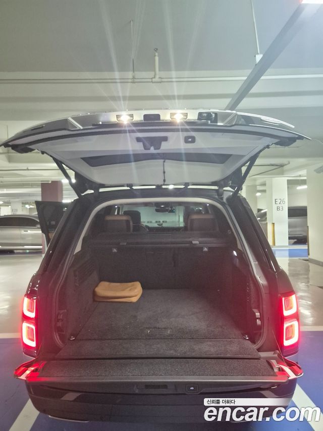 Land Rover Range Rover (IV) 5.0 SC AB LWB 2020 — фото 12