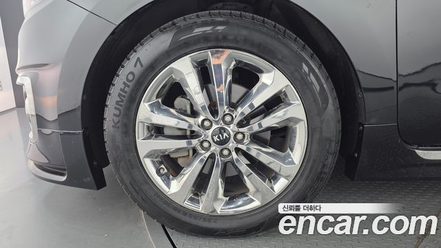 Kia Carnival 9-seater Hi-Limousine Prestige 2015 — фото 5