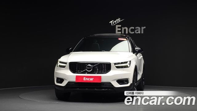 Volvo XC40 T4 R-Design 2019 — фото 3
